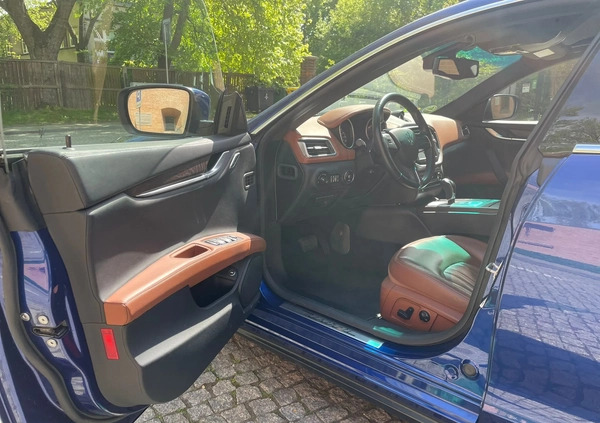 Maserati Ghibli cena 145000 przebieg: 74000, rok produkcji 2015 z Warszawa małe 106